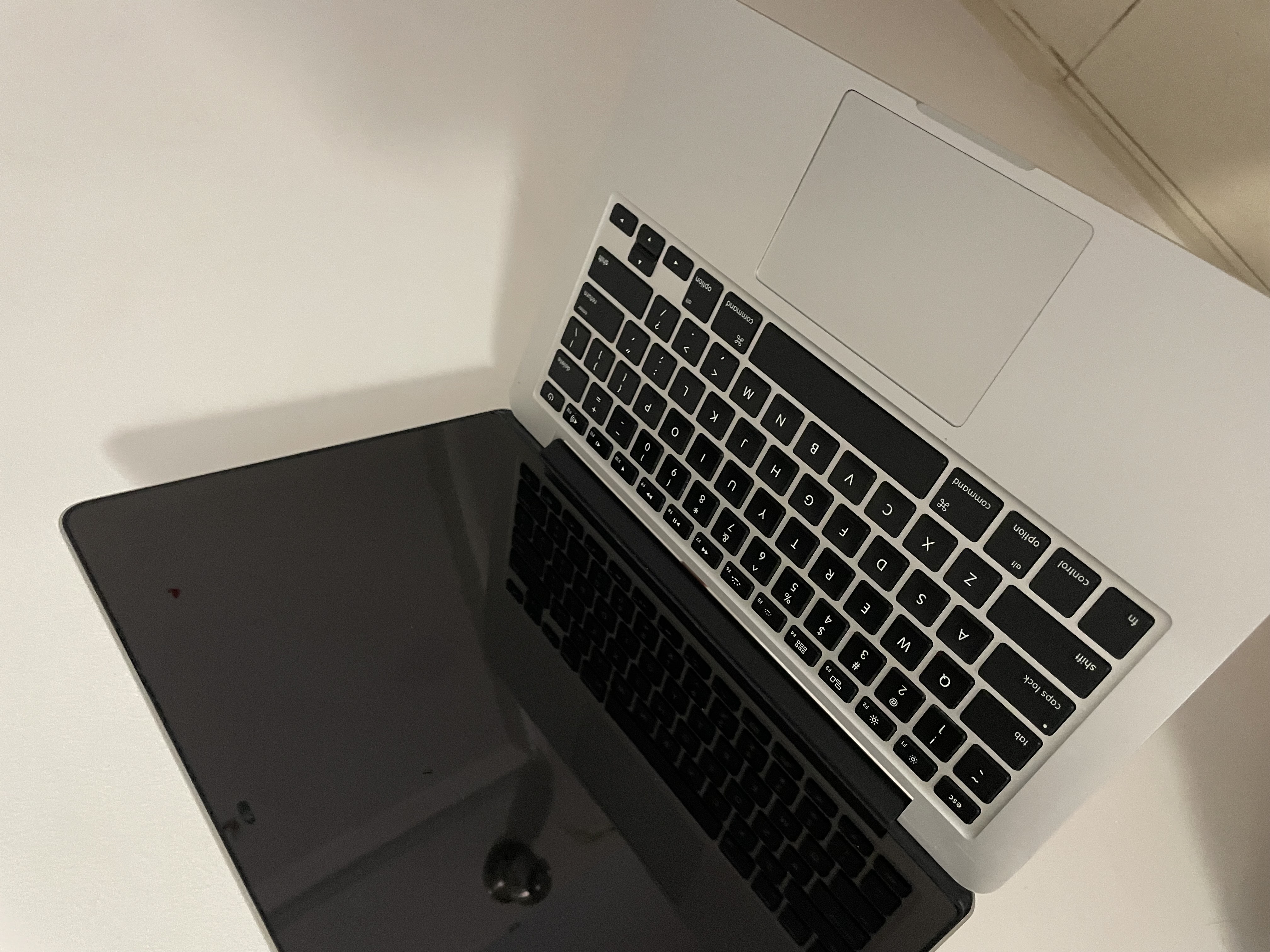computadoras y laptops - MacBook Pro
 2