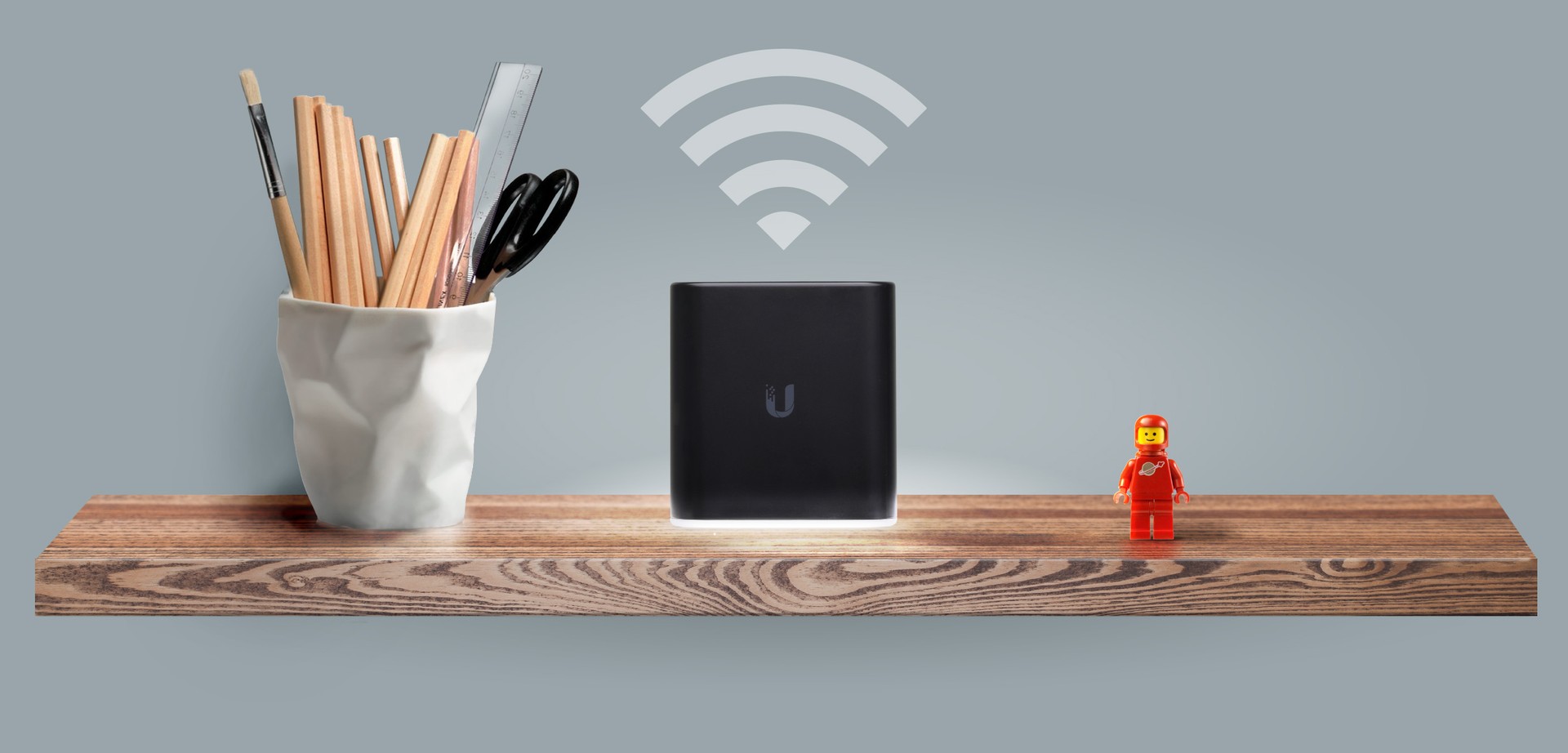 computadoras y laptops - ACCESS POINT UBIQUITI AIRCUBE, 2.4GHZ 300MBPS, ETHERNET PORTS 10/100,  3