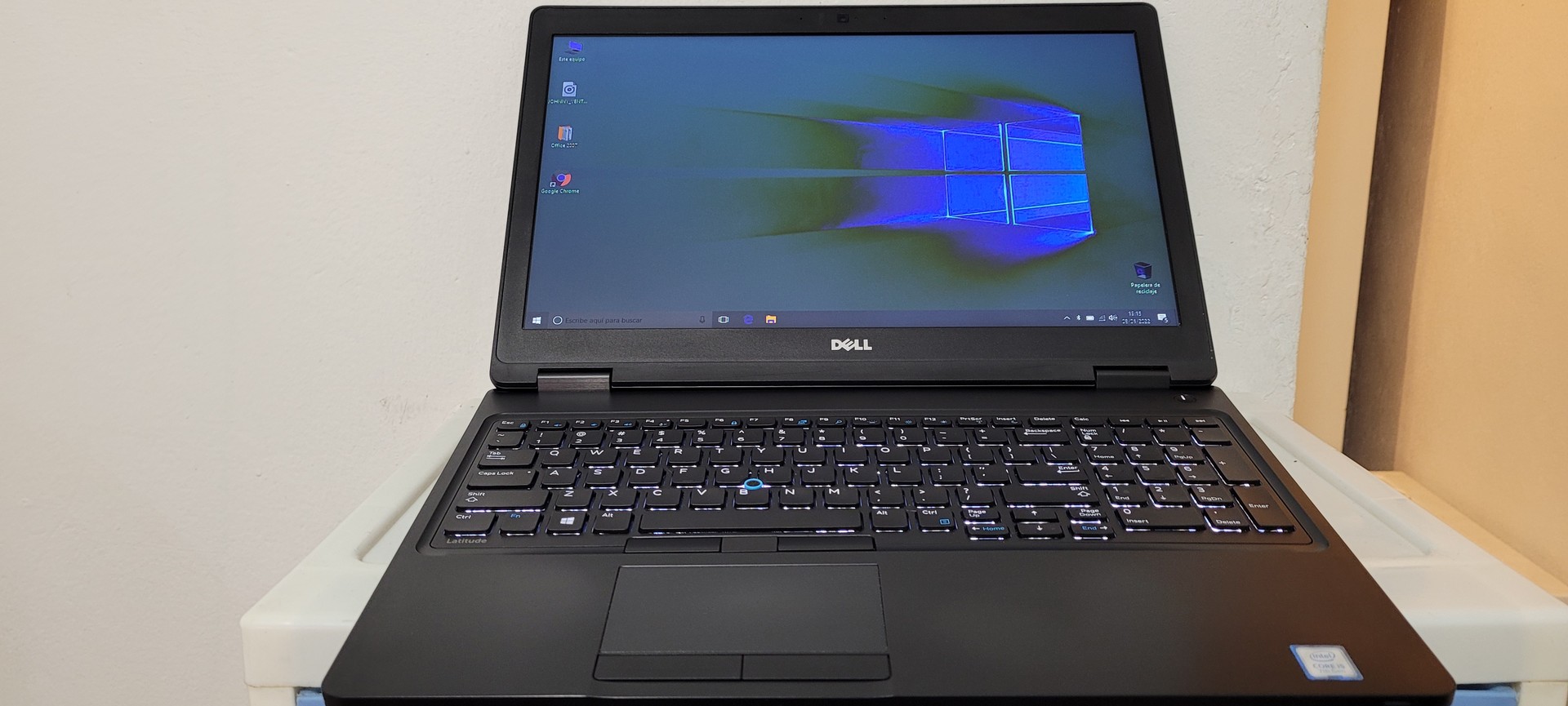 computadoras y laptops - Dell 5590 17 Pulg Core i5 8va Gen Ram 16gb ddr4 Disco 256gb Video 8gb 1