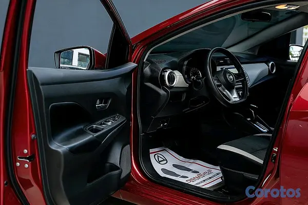carros - Nissan versa 2022 3