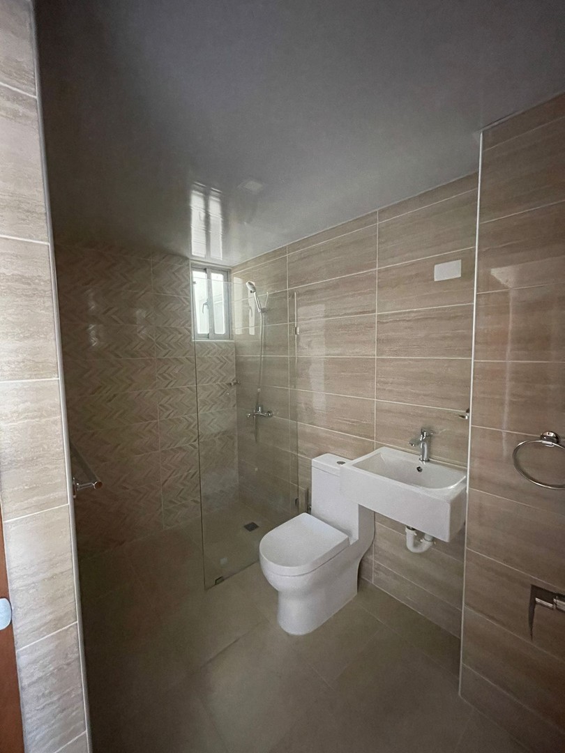 apartamentos - Vendo en Los Restauradores.-
Apartamento de lujo:
3er.nivel 
146 mts2 + 30 mts2
 1