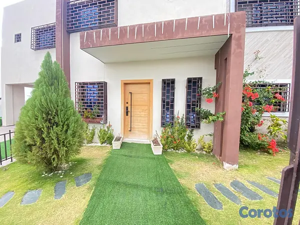 casas - Casa en Colinas del oeste, av. Prolongación 27 de  8