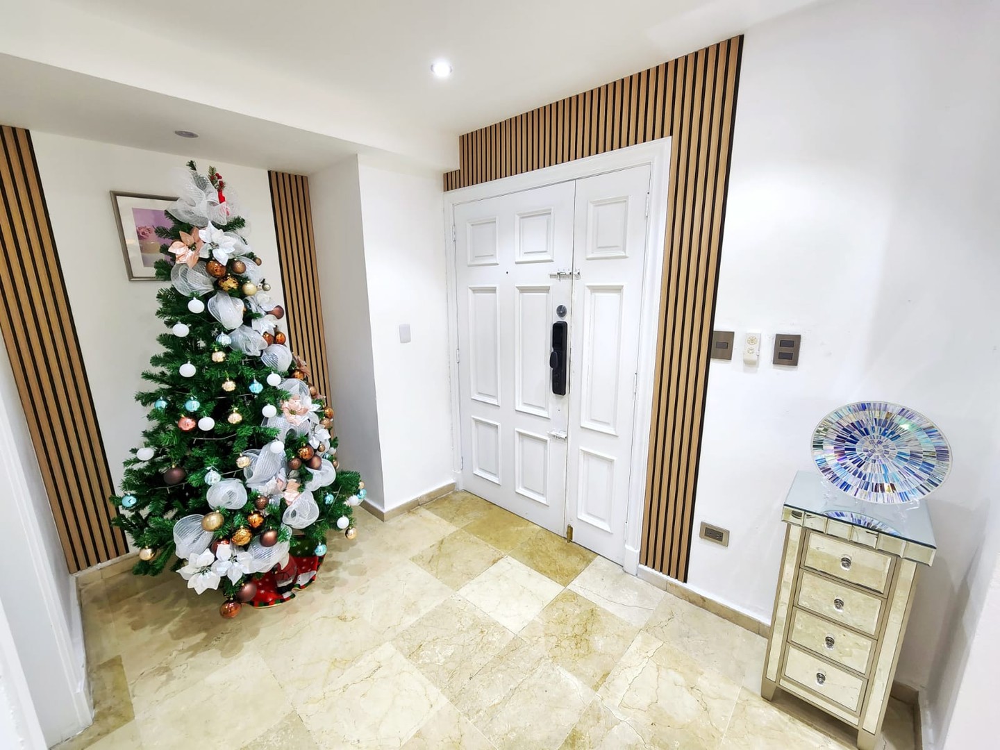 apartamentos - ¡¡Apartamento DE OPORTUNIDAD!! En Naco, Con terraza USD$265,000

- 227mt2. 5
