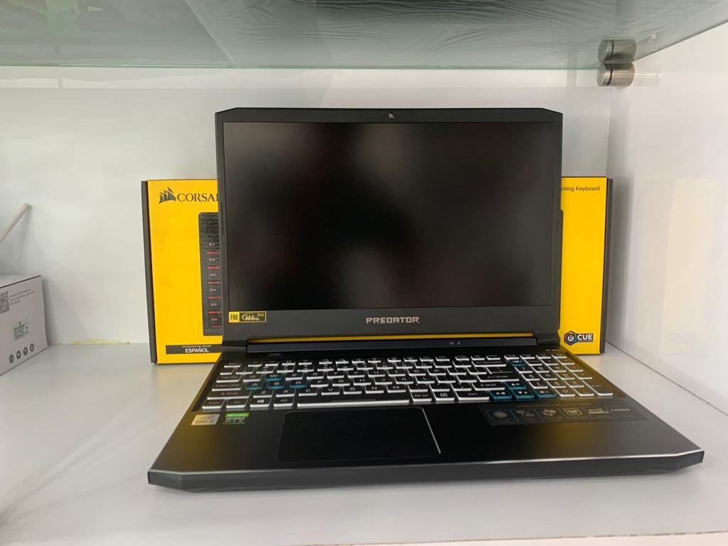 Laptop Acer Predator, RTX 3060, Intel i7-11800H