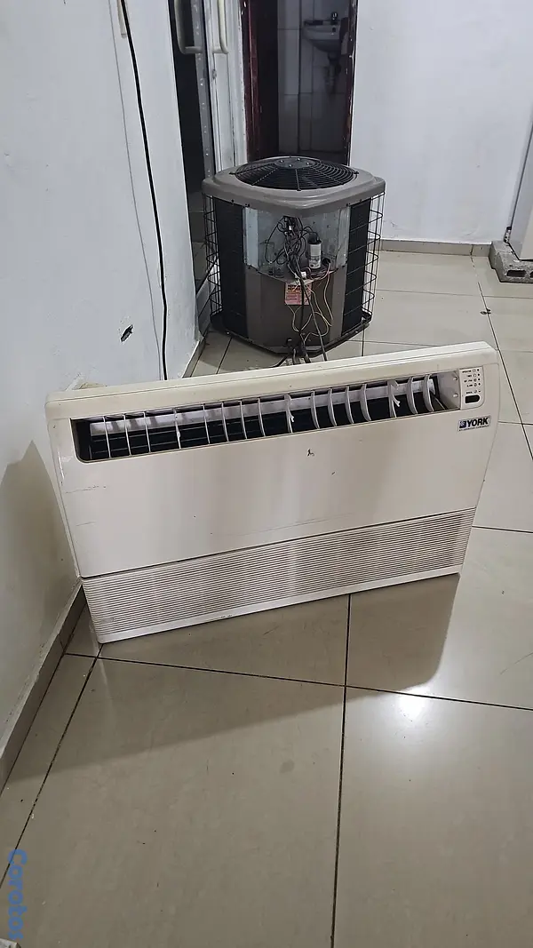 aires acondicionados y abanicos - Vendo Aire de 2 toneladas Marca York, alta eficiencia.