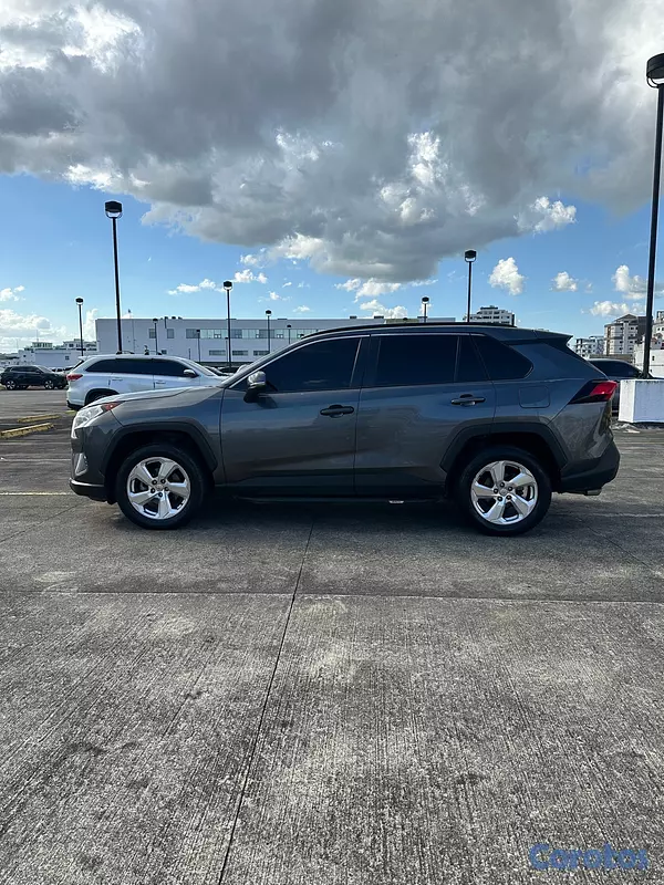 jeepetas y camionetas - Toyota rav4 XLE 2021 2