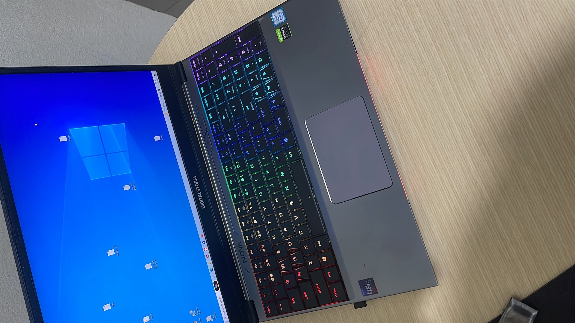 computadoras y laptops - LAPTOP GAMES DIGITAL STORM NOVA