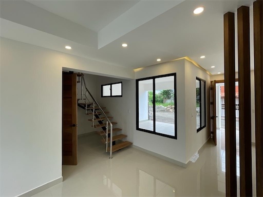 casas - Venta de casa en la autopista de san Isidro brisa oriental Santo Domingo  8