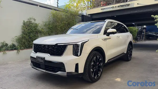 jeepetas y camionetas - Kia Sorento 2025 Limited 8
