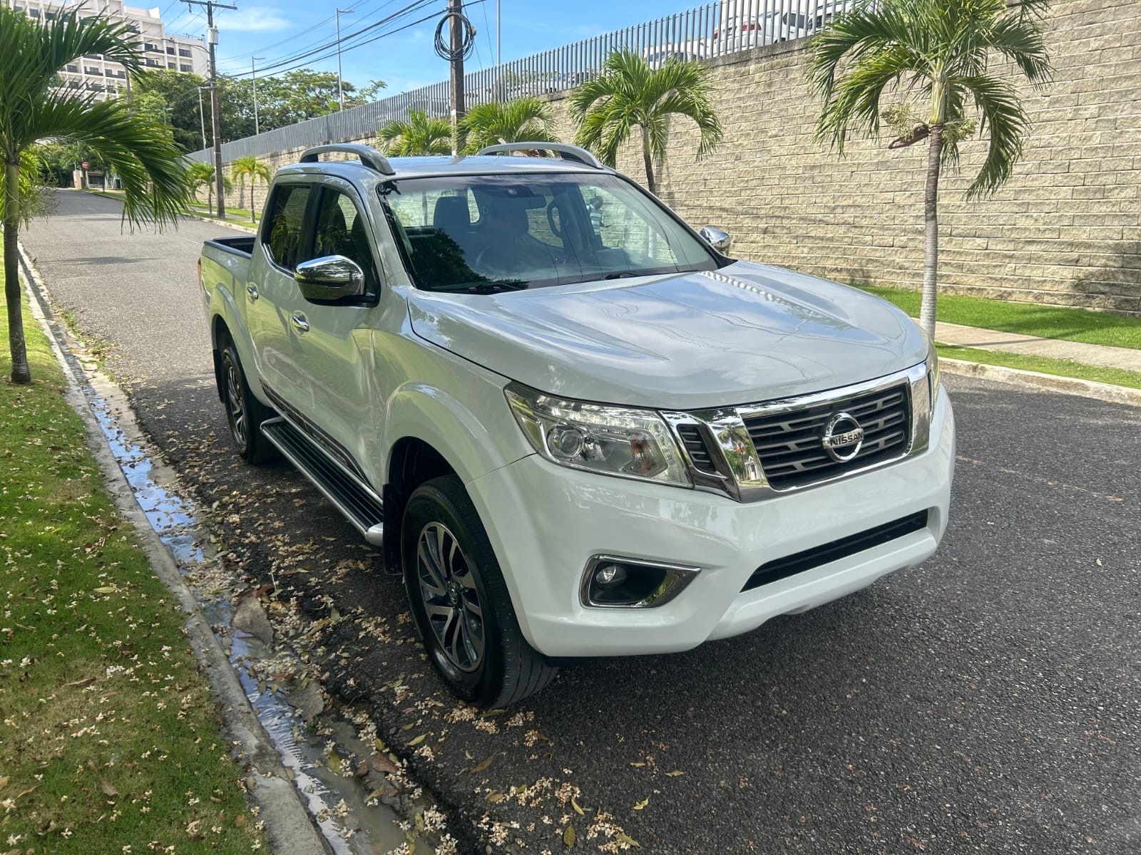 jeepetas y camionetas - 2017 Nissan Frontier NP 300