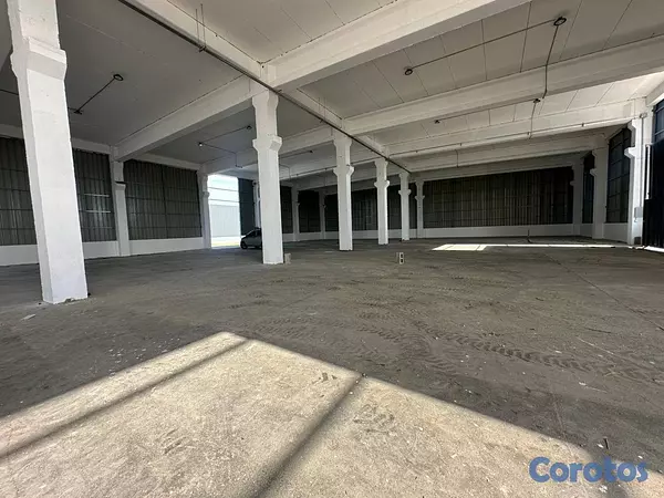 oficinas y locales comerciales - Nave en alquiler Autopista las Americas  4
