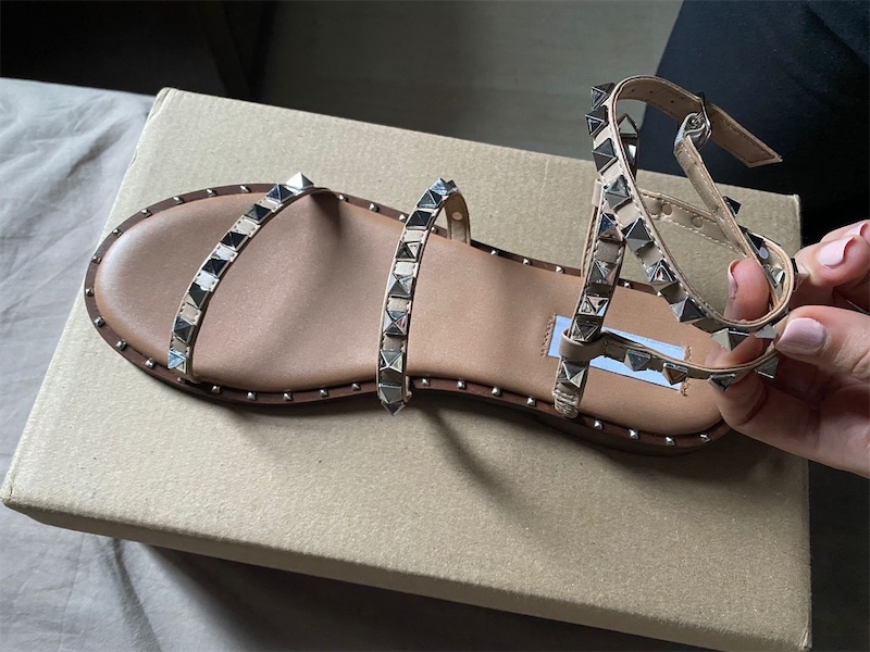 zapatos para mujer -  Sandalias Steve Madden nuevas en su caja.
Size 8.5 
3,700 $ RD
65 $ US