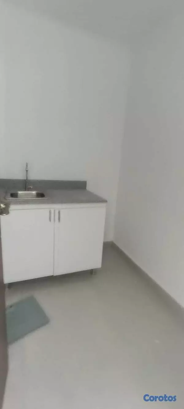 oficinas y locales comerciales - La Julia A Estrenar Impecable local en 2do nivel 9