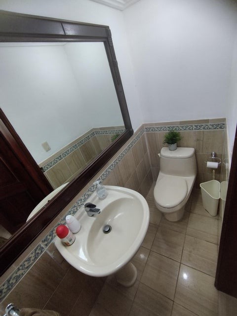 apartamentos - Apartamento en venta #24-1079 balcón con vista al mar, piscina, 2 habitaciones. 5