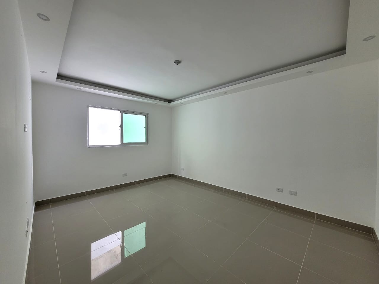 apartamentos - Apartamento terminado, grande y bonito, con patio (H.C) 1