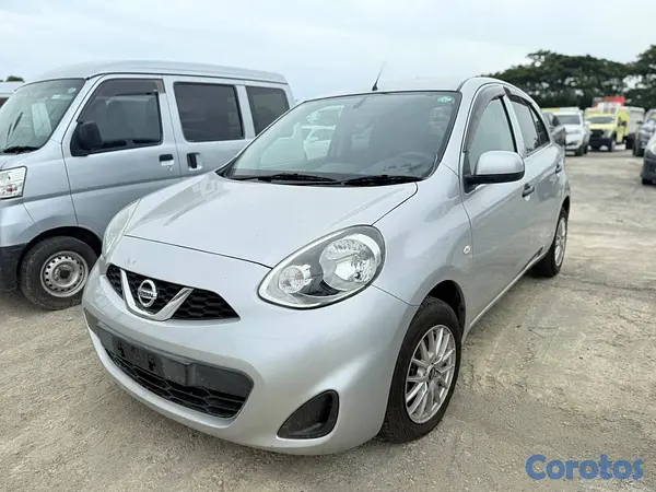 carros - Nissan March 2019 Plateado  3