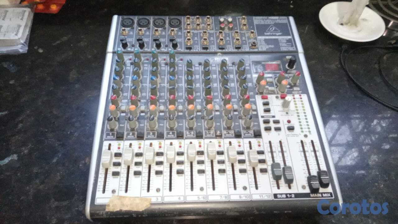 camaras y audio -  Mezclador X1622USB BEHRINGER análogo 4 entradas 1