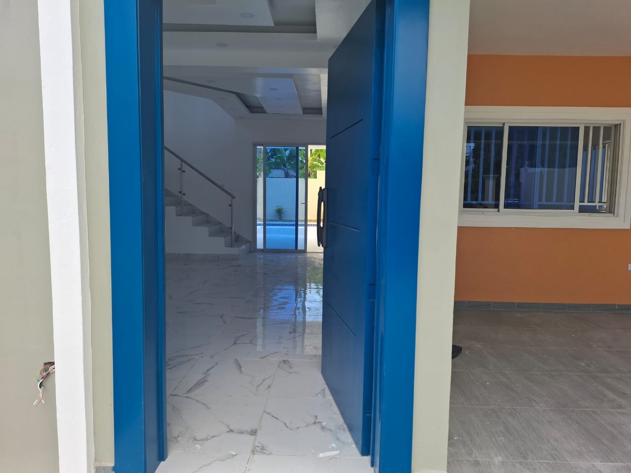 casas - CASA DE LUJO A MINUTOS DE PLAYA EN RESIDENCIAL 8