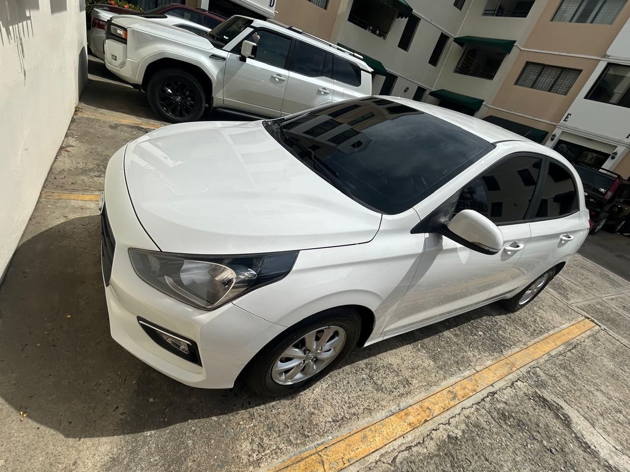 carros - hiunday verna 2020 0