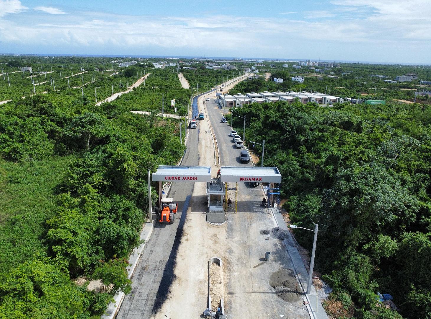 solares y terrenos - Solares en la Av ecológica zona oriental precios 9,000 m2
