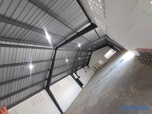 oficinas y locales comerciales - hermosa nave en renta  5