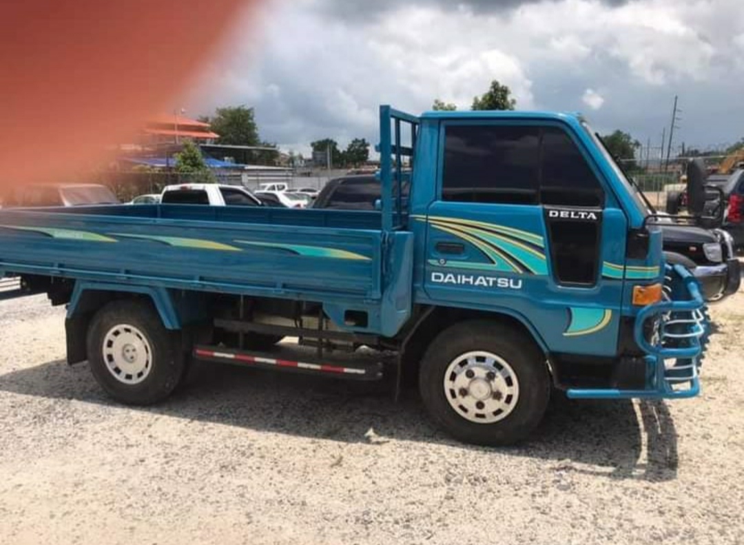camiones y vehiculos pesados - DAIHATSU DELTA 1998