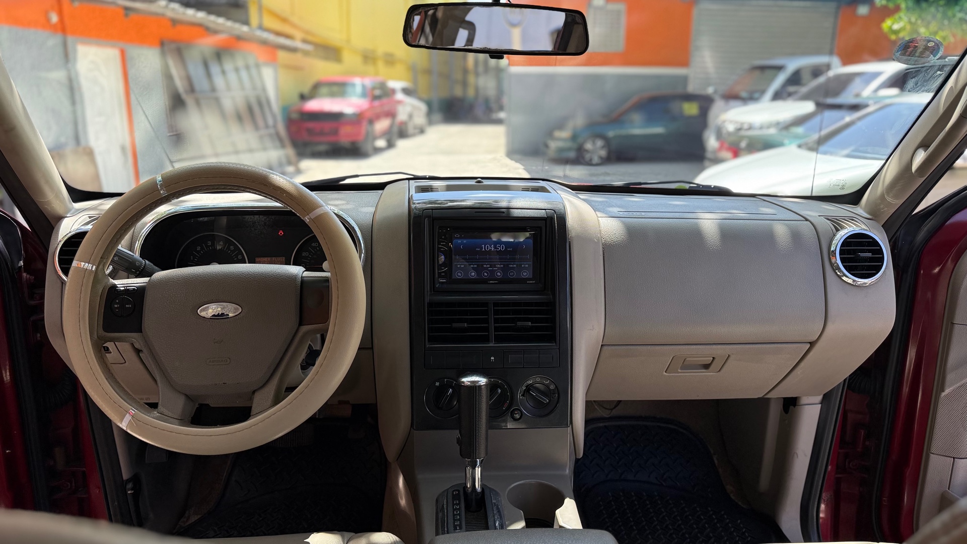 jeepetas y camionetas - Ford Explorer XLT 2006 4x2 3 filas Gasolina  6