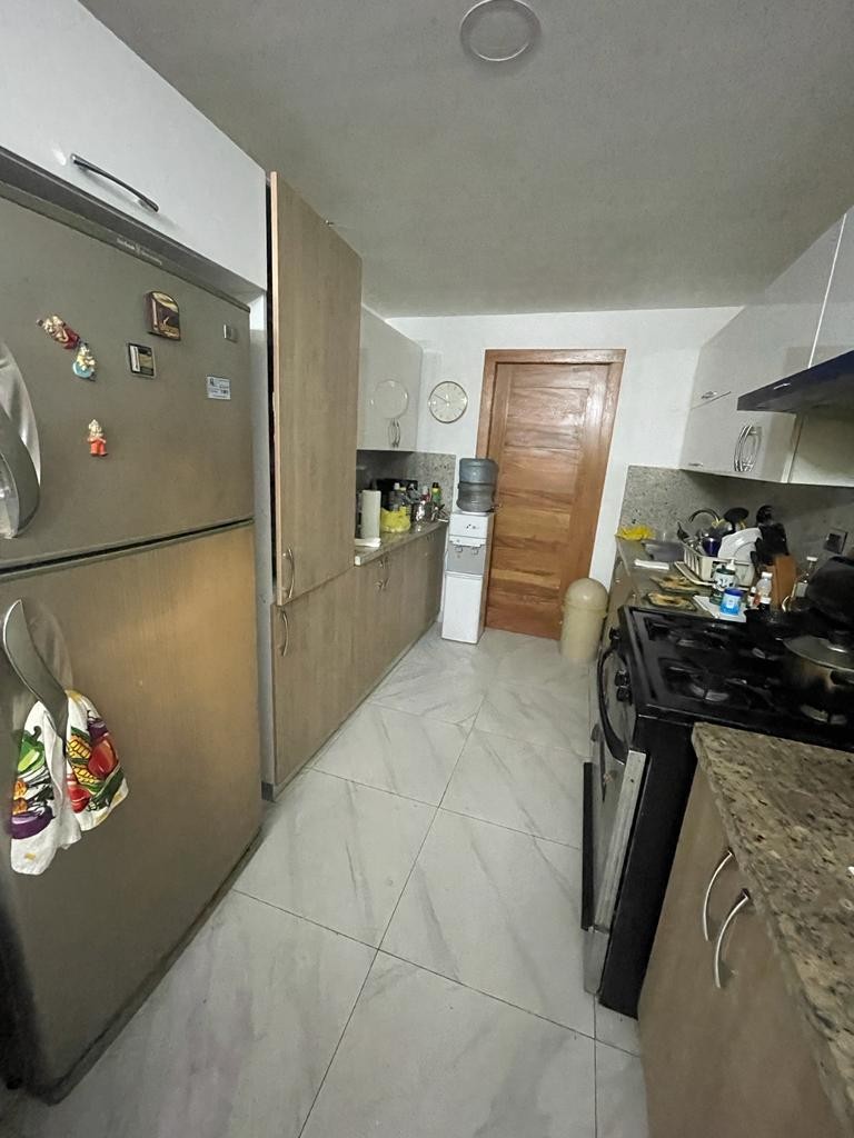 apartamentos - Apartamento en Evaristo Morales, 2do piso de 176.14 Mts 
 3 Hab 
USD: 280,000 3