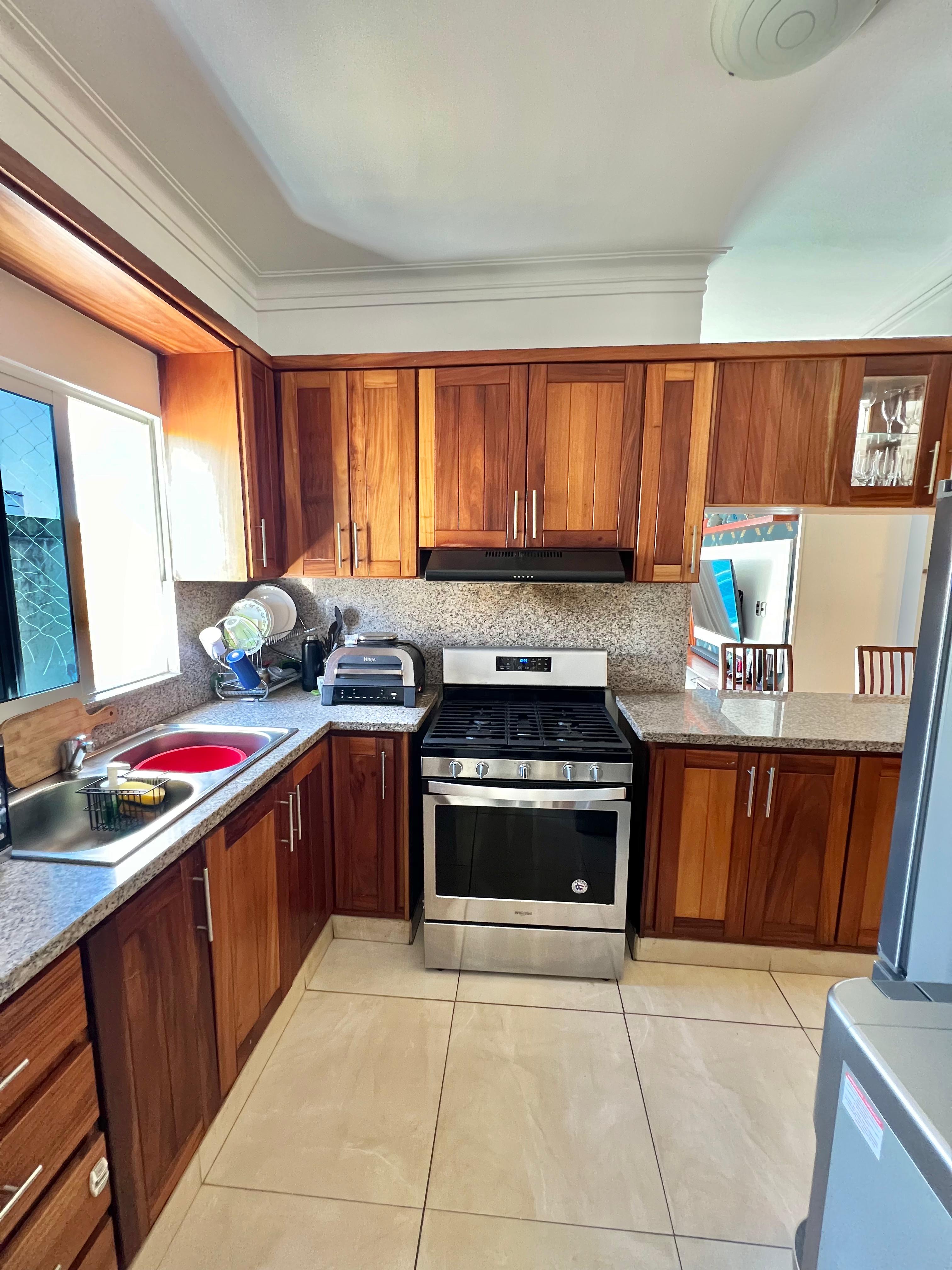 apartamentos - Vendo millón piso 4 tres hab con baño dos parqueos