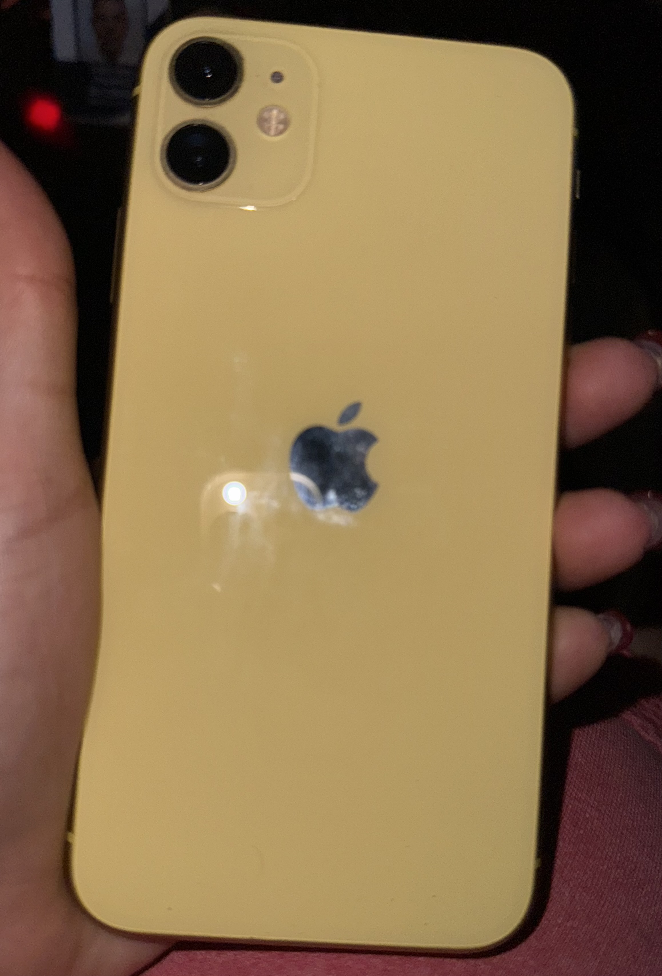 celulares y tabletas - Vendo un iPhone 11 7,000 negociable  2