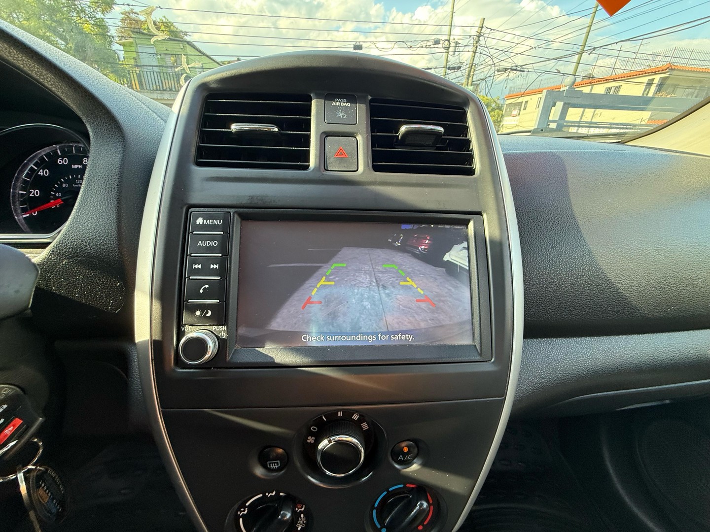 carros - nissan versa sv  4