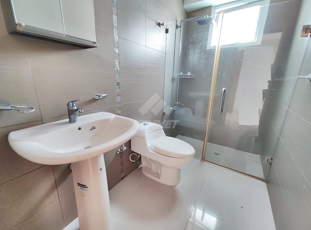 apartamentos - APARTAMENTO 220MTS2 CON FAMILY ROOM Y 3 PARQUEOS LA ESMERALDA SANTIAGO  10