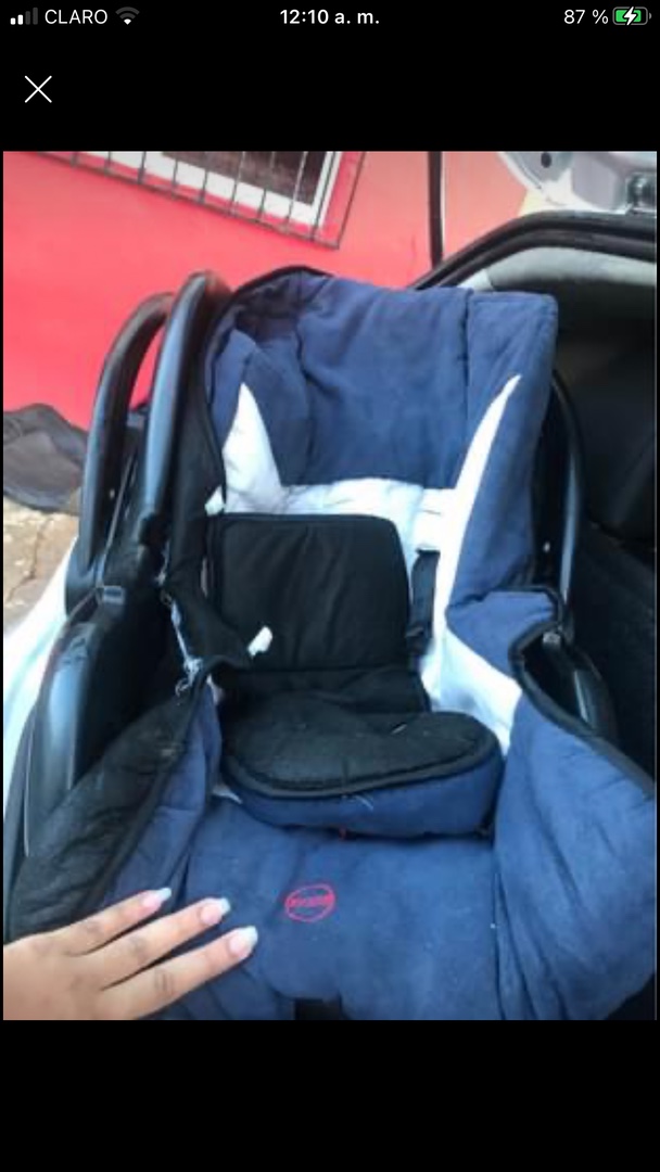 coches y sillas - Porta bebé disponible en excelentes condiciones 
