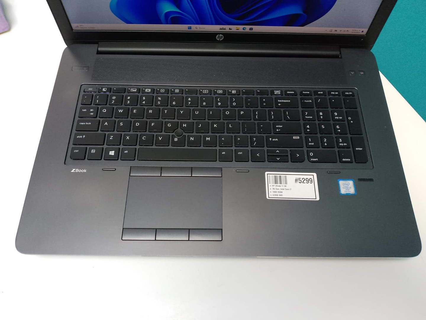 computadoras y laptops - Laptop, HP ZBook 17 G4 / 7th Gen, Intel Core i7 / 16GB DDR4 / 512GB SSD

- Preci 3