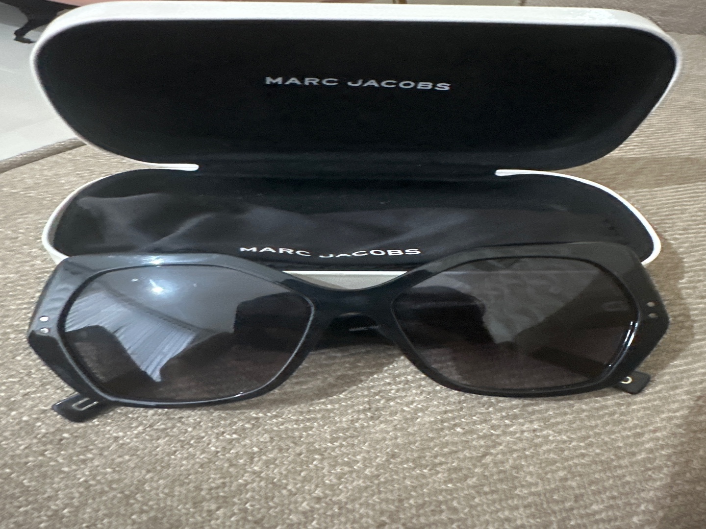 joyas, relojes y accesorios - Gafas Marc Jacobs negras originales, en perfecto estado  2