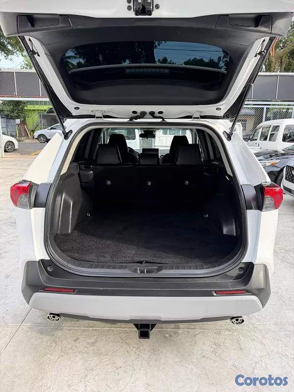 jeepetas y camionetas - Toyota RAV4 LE PLUS 2023 7