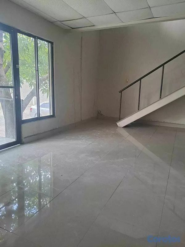 oficinas y locales comerciales - Alquilo Nave 1,000 mts  en los Alcarrizos 4
