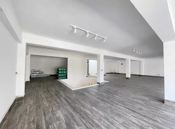 oficinas y locales comerciales - Alquiler local comercial en Evaristo morales 3
