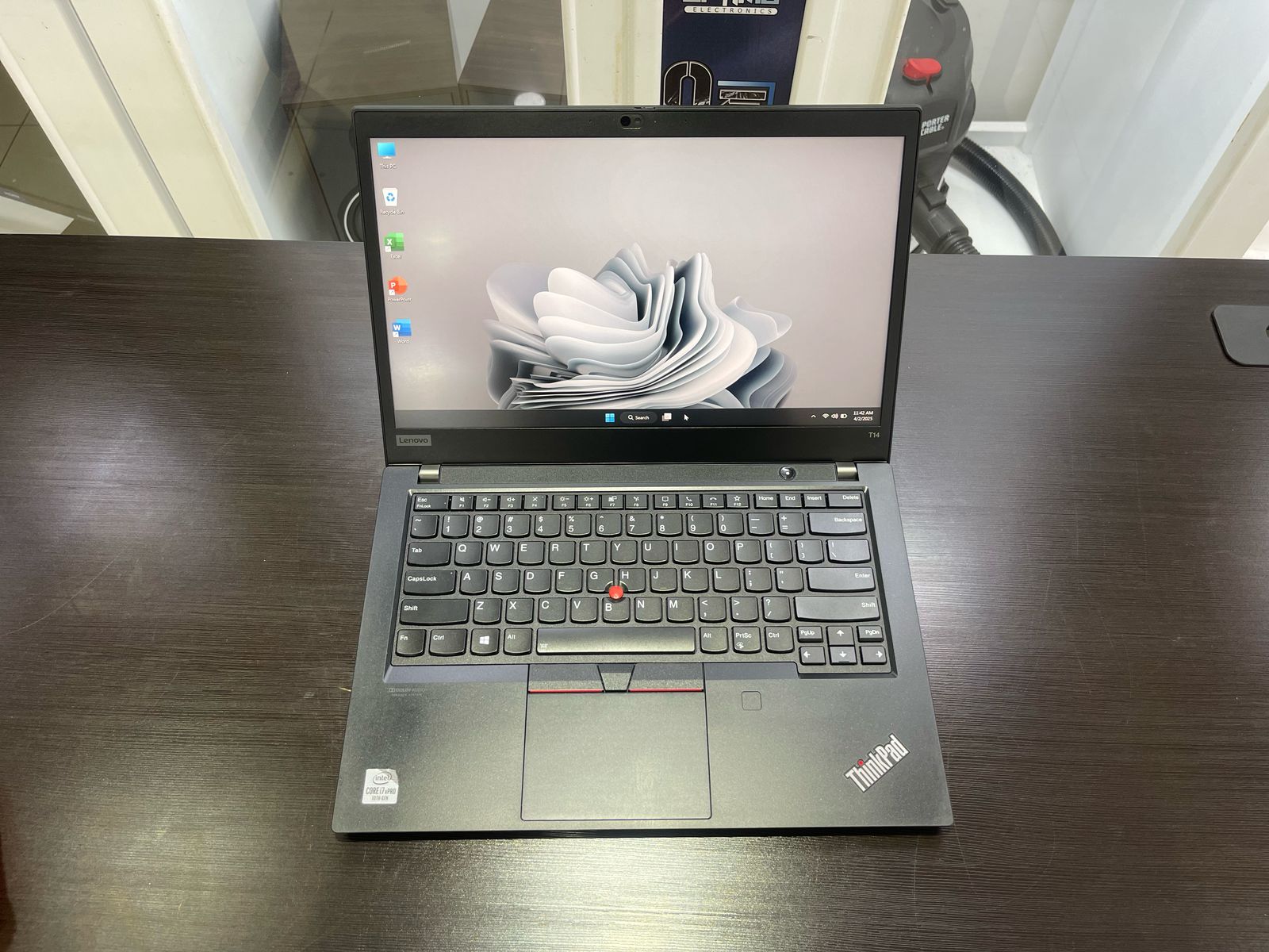 computadoras y laptops - LAPTOP THINKPAD T14 VPRO 4