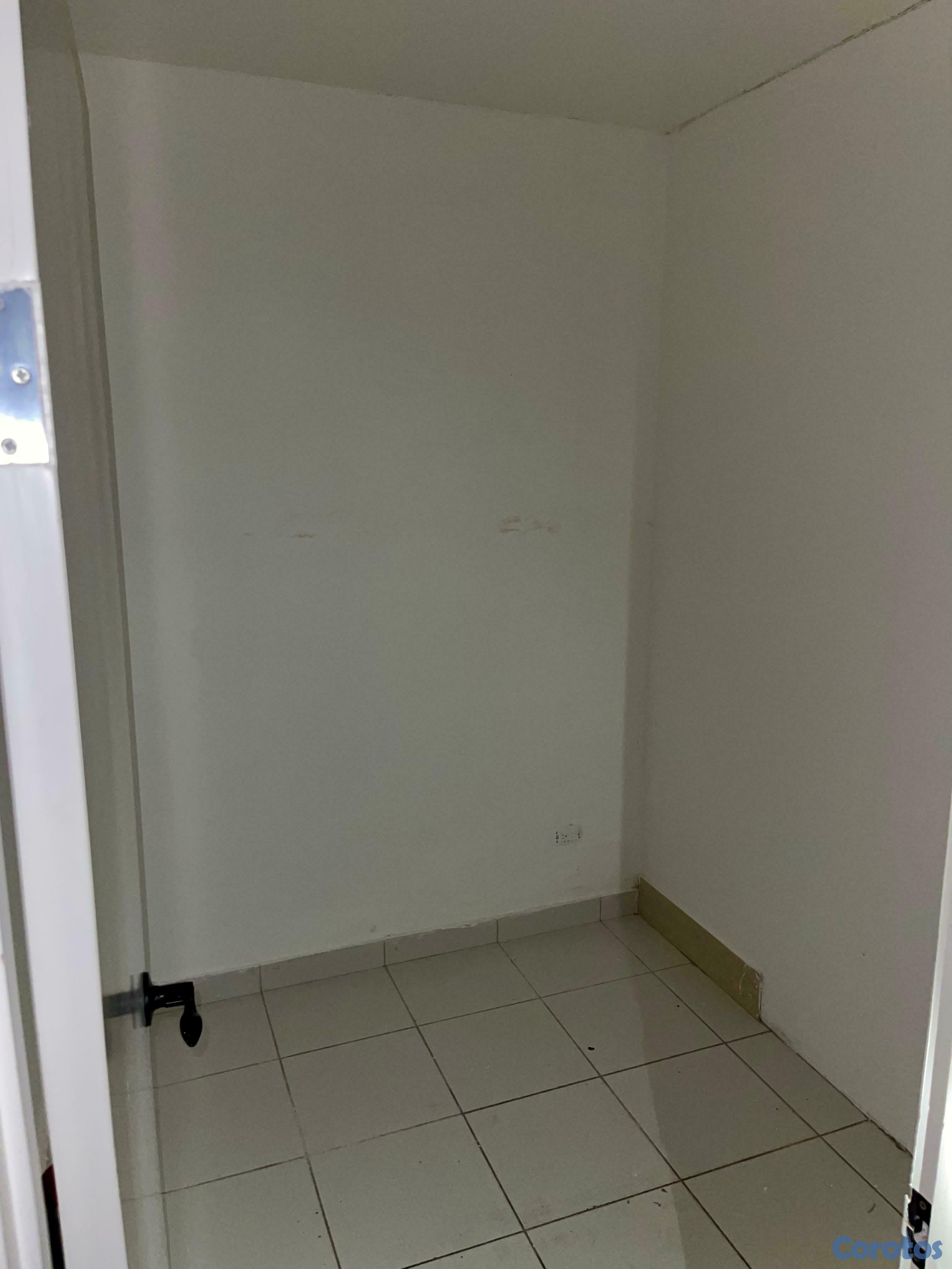 oficinas y locales comerciales - Alquilo local para negocio u oficina en Evaristo Morales  6