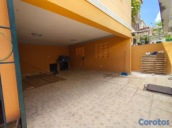 casas - Edificio Multifamiliar - Genera RD$83,500/mes - Fr 13