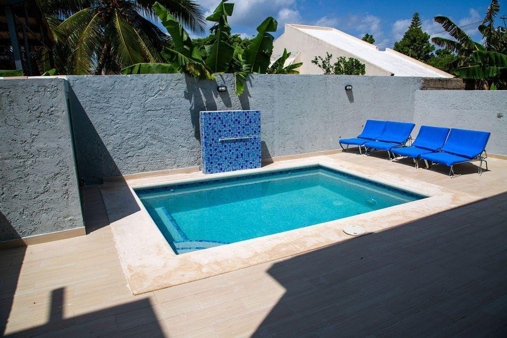 casas - Moderna Propiedad de 2 Niveles con Piscina 3