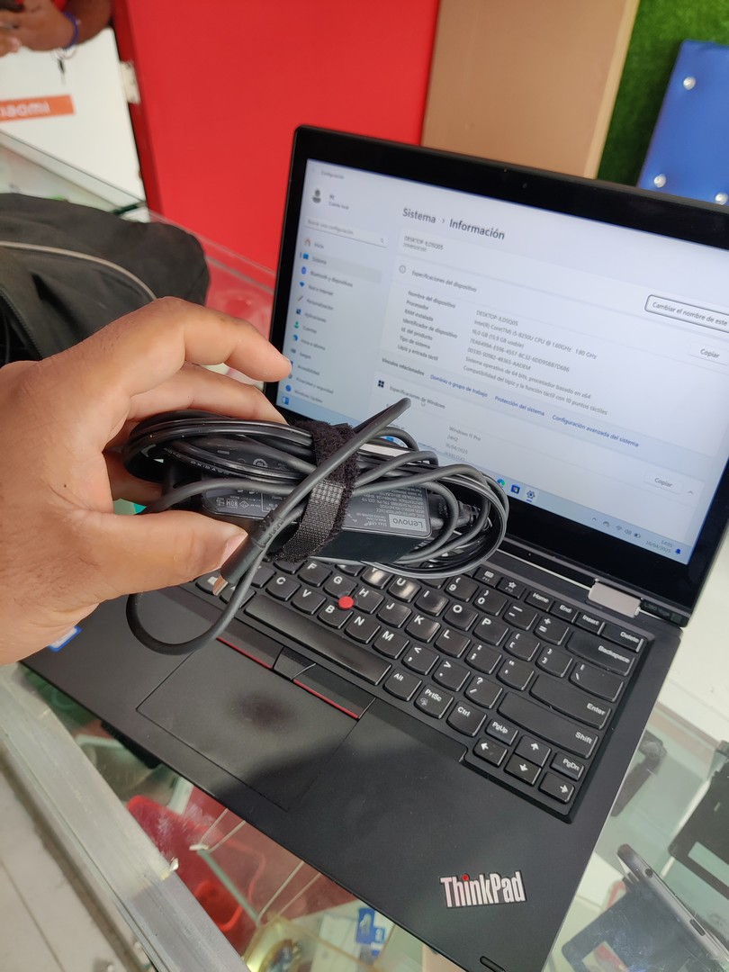computadoras y laptops - Lenovo thinkpad yoga L380 i5 de 8va generación 
