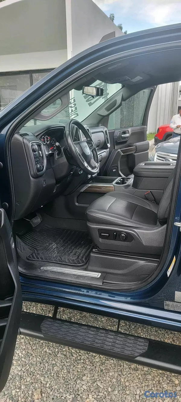 jeepetas y camionetas - CHEVROLET SILVERADO DIESEL 2020 7
