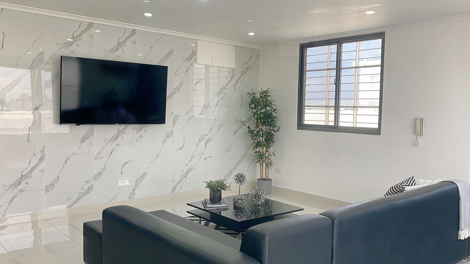 apartamentos - Sumérgete en esta exclusiva propiedad en el centro de la ciudad 🏙 El Millón  5