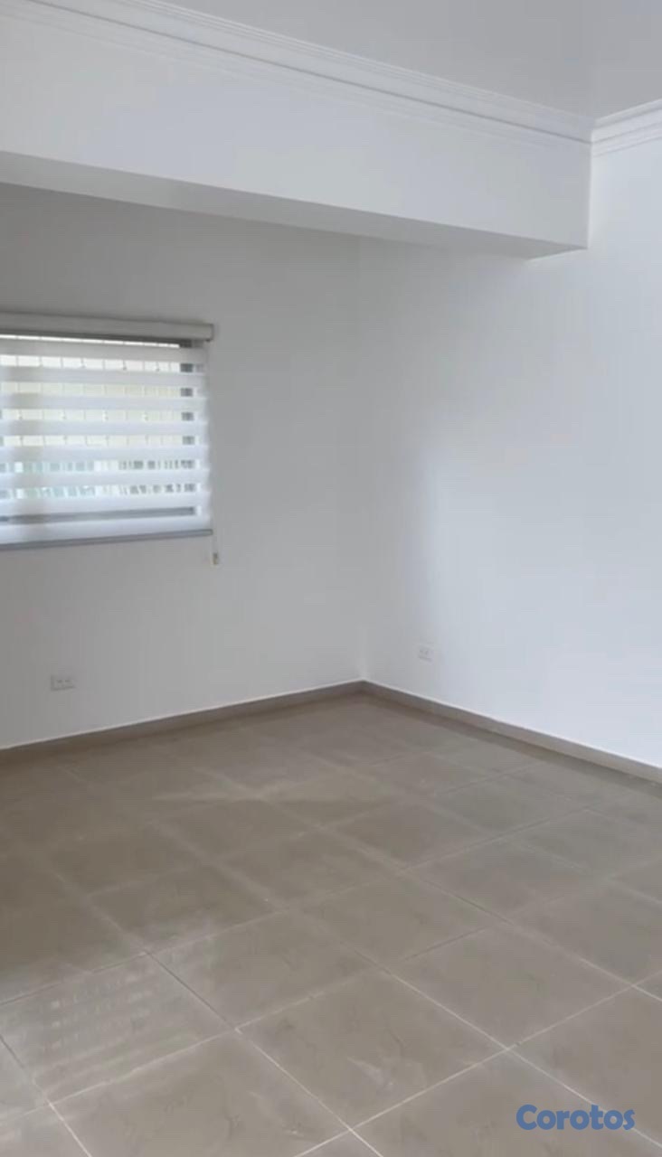 apartamentos - ALQUILER EN TORRE – URBANIZACIÓN REAL 
3er Nivel – Próx. Rómulo Bentancour.
 6