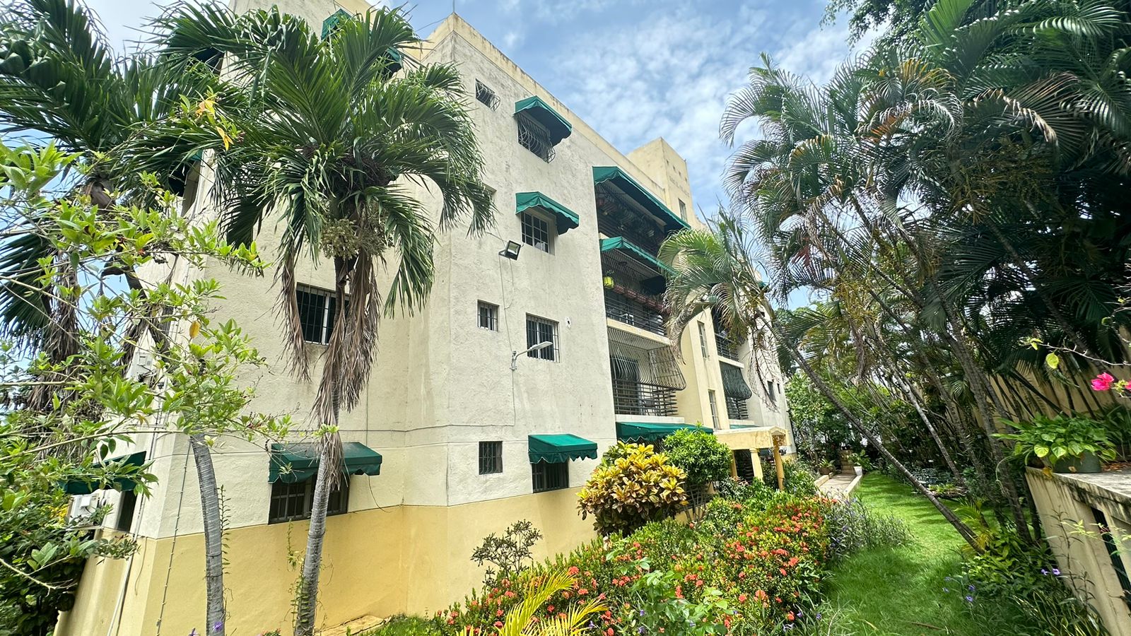 apartamentos - Apartamento en venta Primer nivel en Cayetano G.