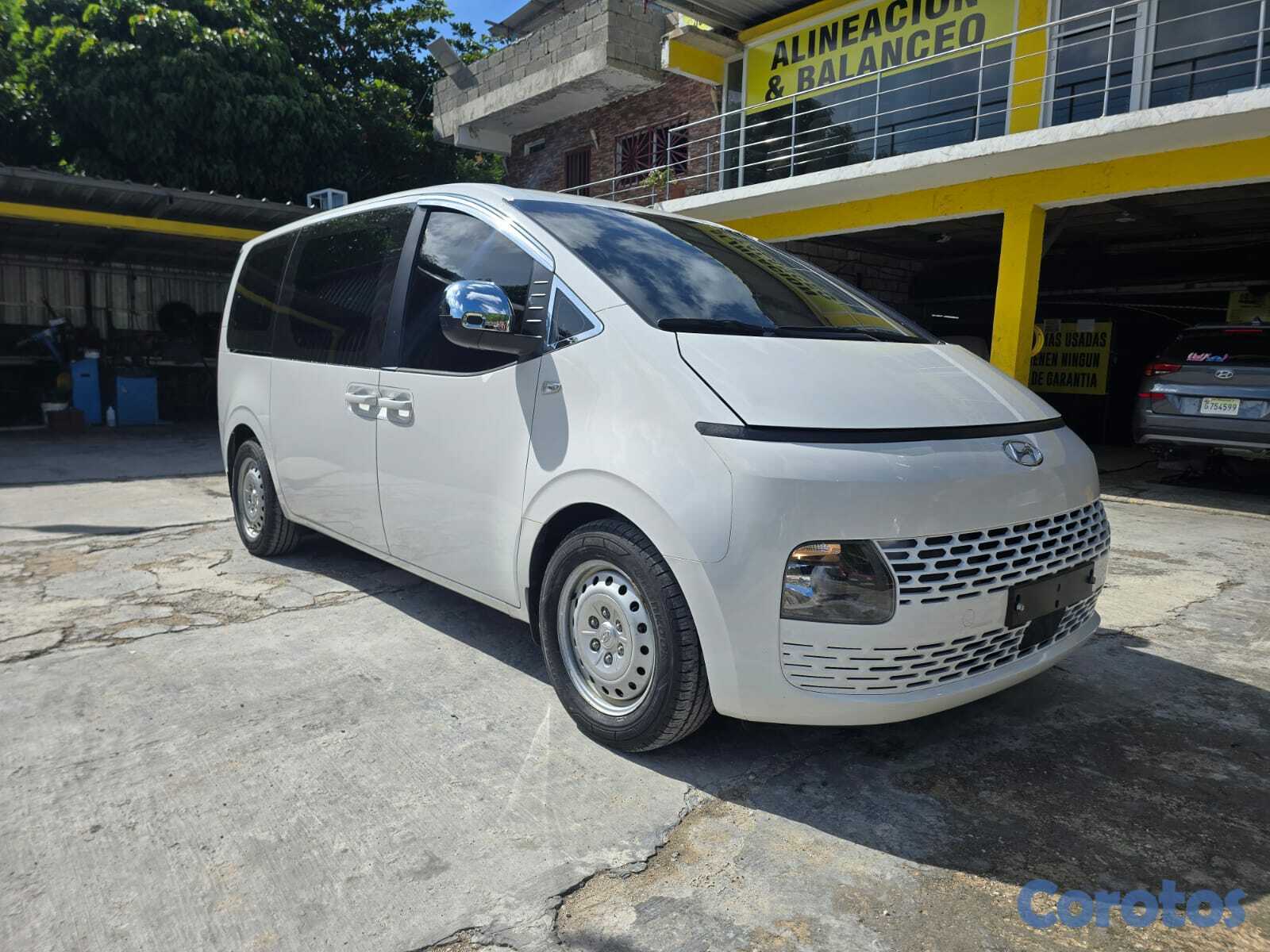 jeepetas y camionetas - HYUNDAI STARIA 2022 RECIEN IMPORTADA 1