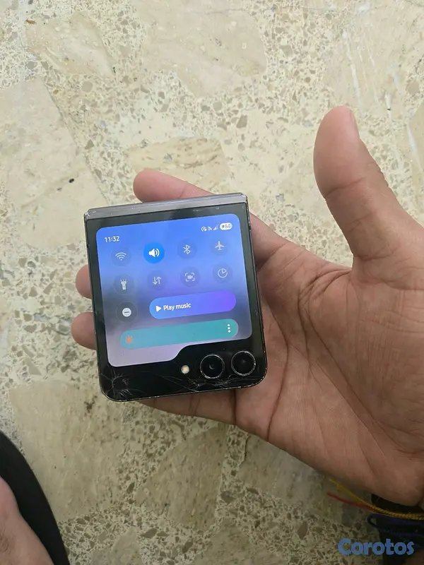 celulares y tabletas - Samsung galaxy z flip 5 5