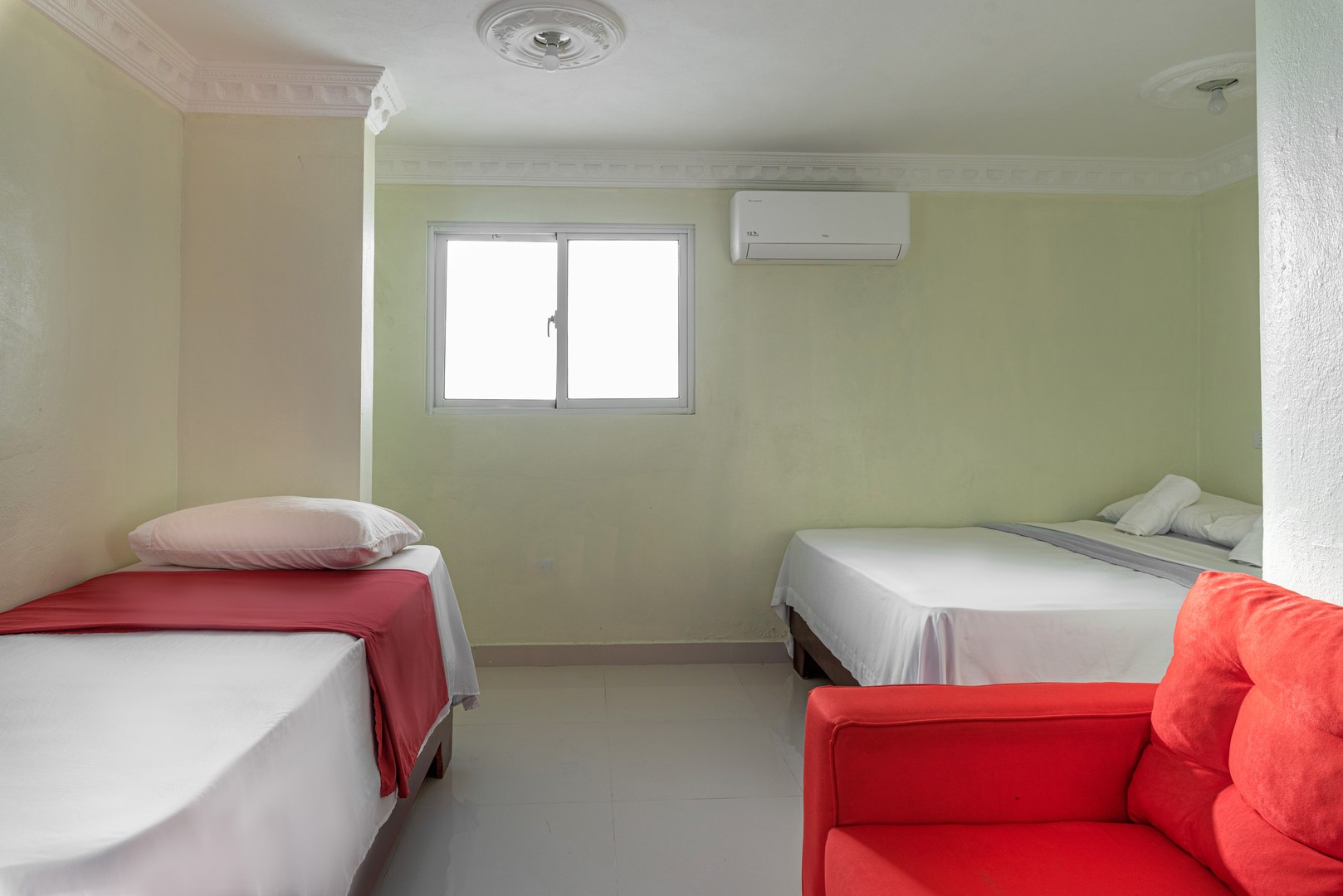 habitaciones y viviendas compartidas - Por Noche Habitaciones Amuebladas Alquiler  2 camas en  Los Corales del Sur.